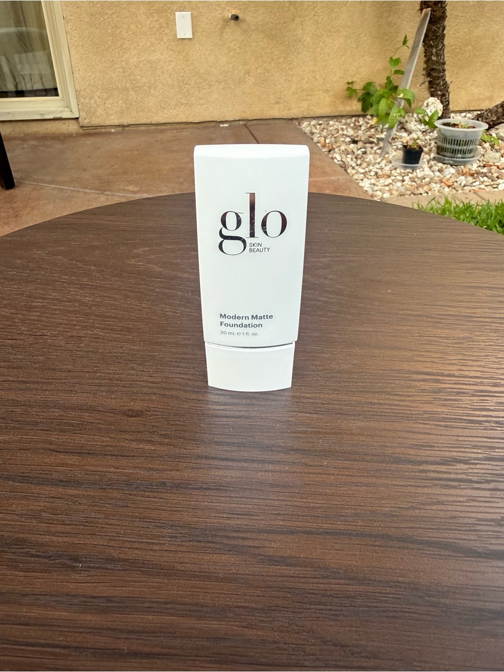glo skin beauty modern matte foundation 5w NWOB